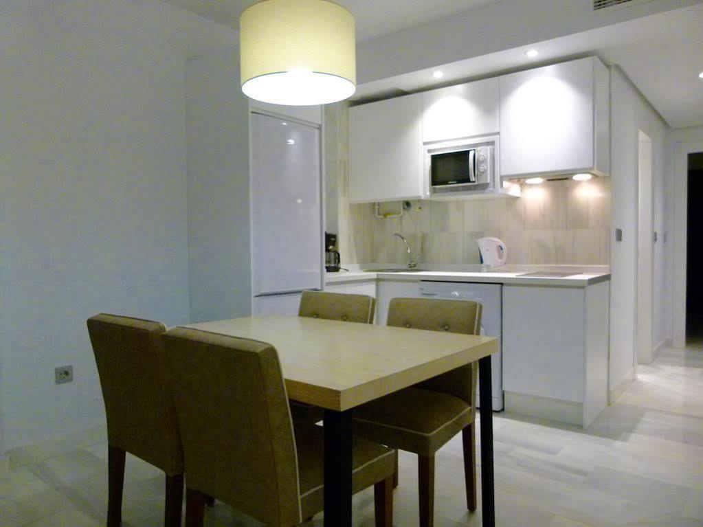 Appartamento Urbanliving Gran Capitan Granada Esterno foto