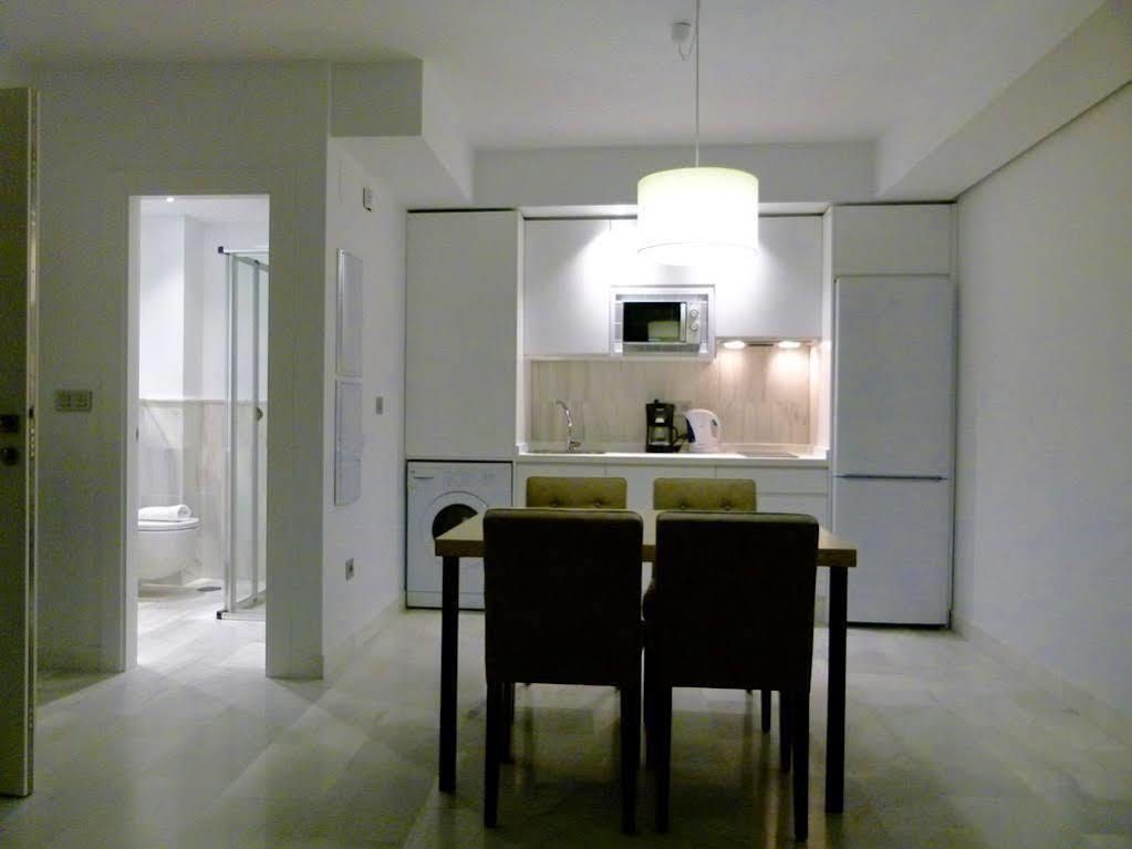 Appartamento Urbanliving Gran Capitan Granada Esterno foto